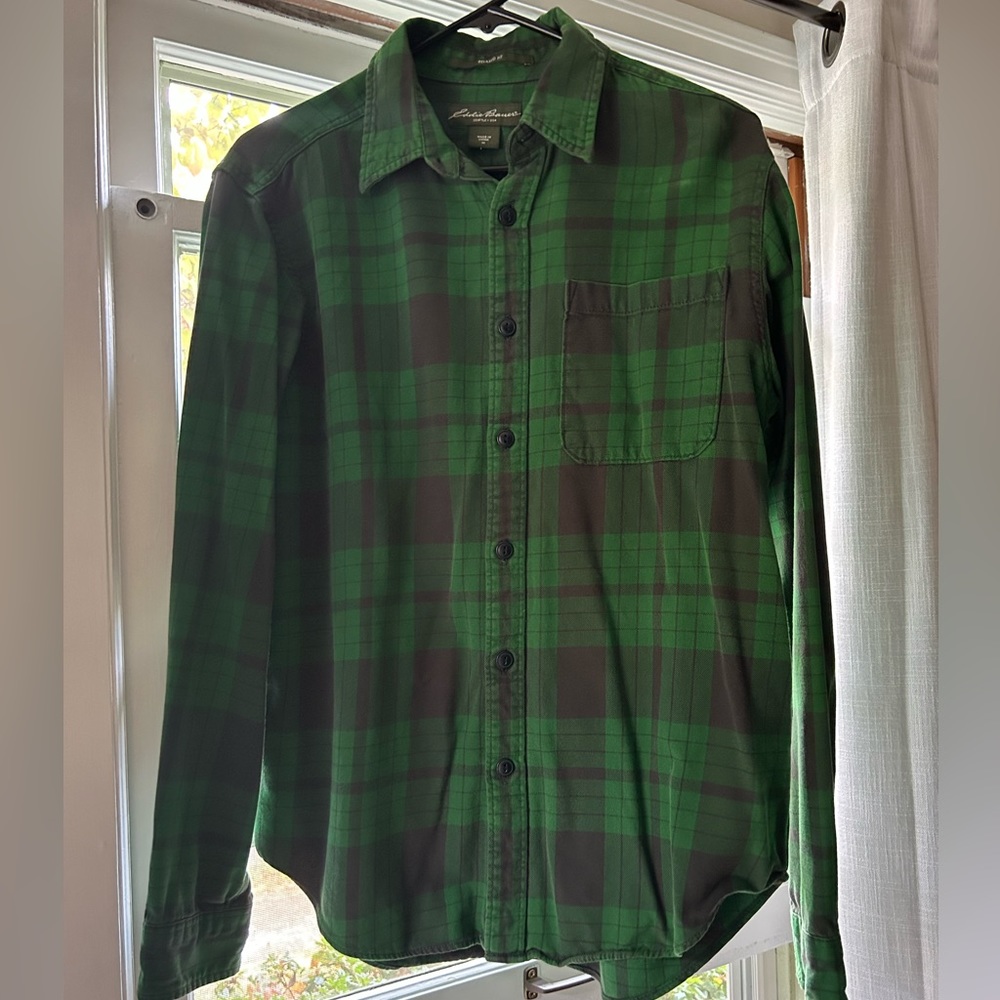 Eddie Bauer Long Sleeve Flannel Button-Up Short Medium